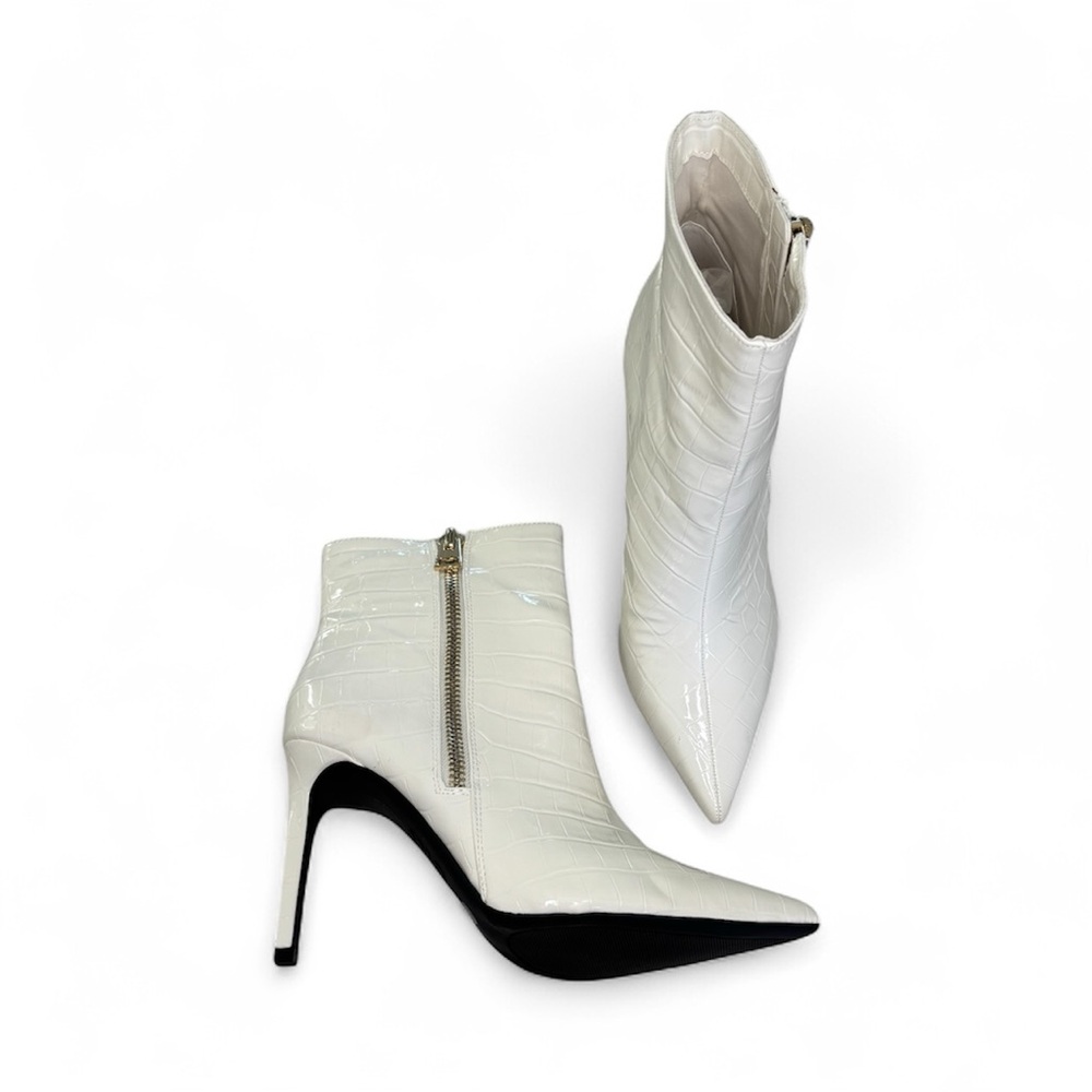 INC Sarishaa White Croc Embossed Exposed Zip Ankle Boots New w/o Box